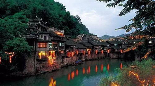 文旅特色小镇如何找准运营痛点？