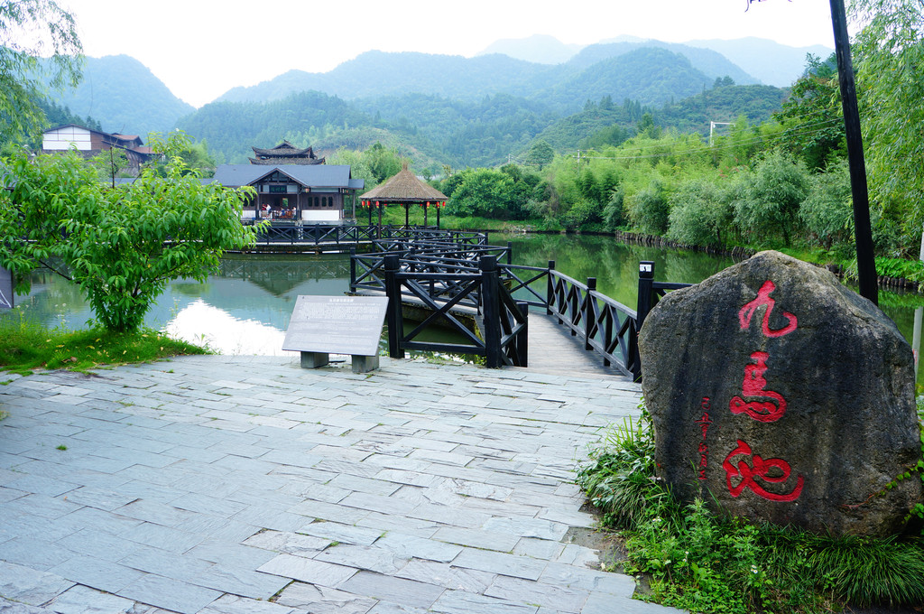 “小样经济”狂袭新消费市场，购物中心再迎新玩法