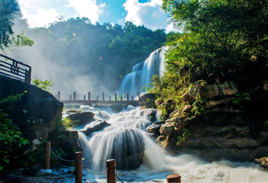 为什么旅游越来越火，可景区钱却越来越难赚？