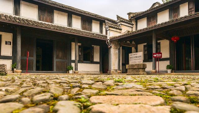 如何打造特色旅游文化小镇？